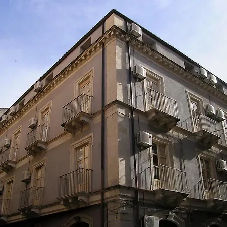 Politi Aparthotel