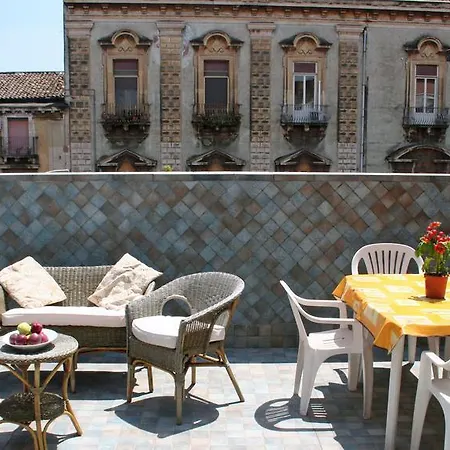 Politi Aparthotel 3*