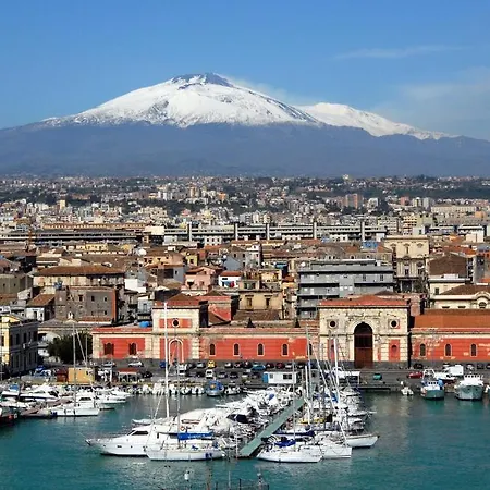 Politi Aparthotel 3*